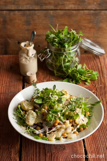 kukkakaali-kikhernesalaatti